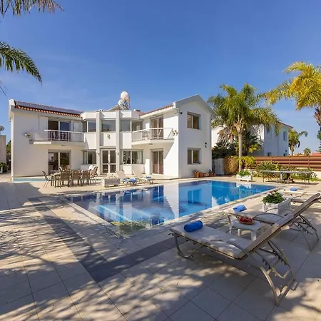 Alexandra Holiday home